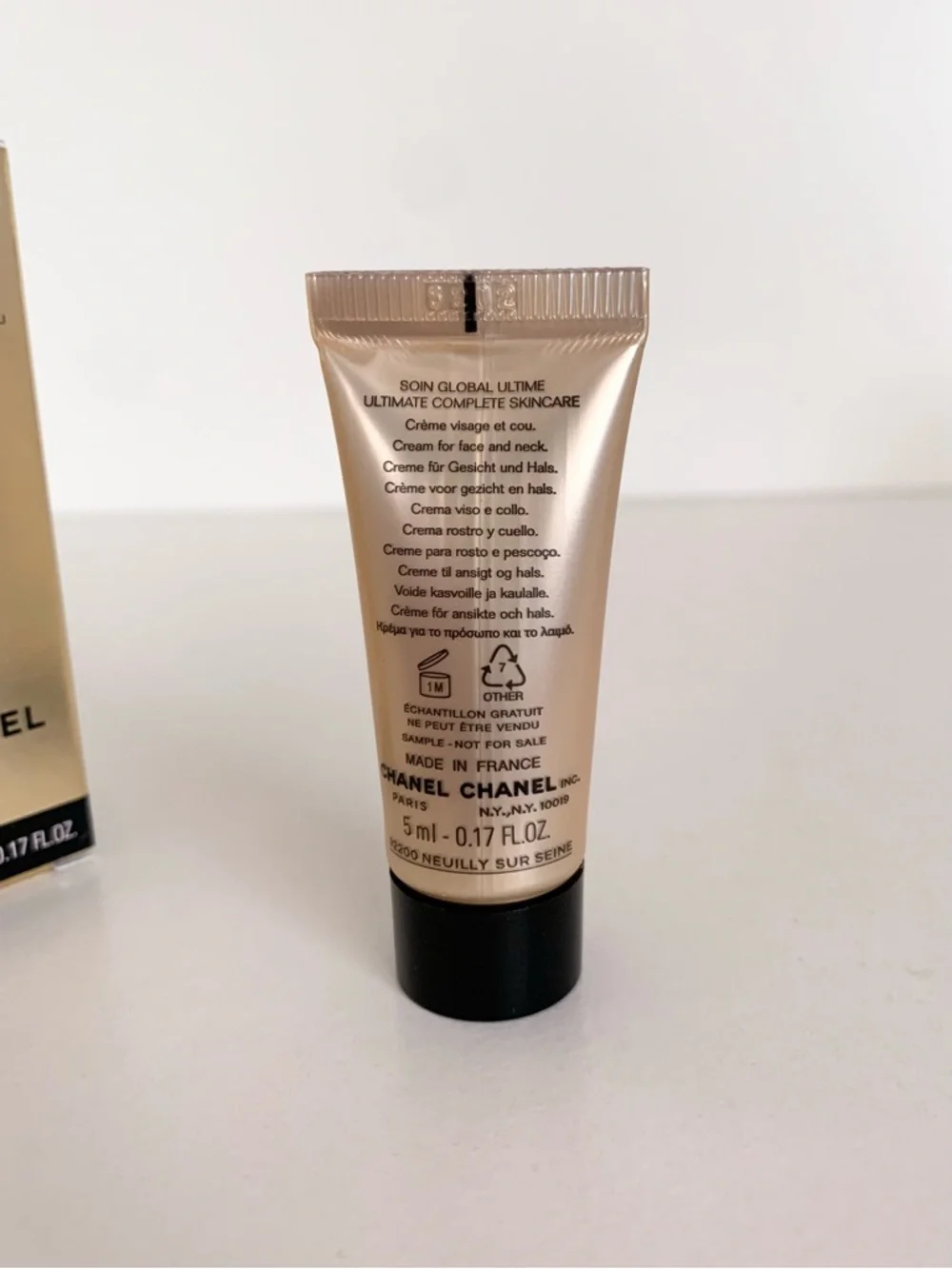 Hold  CHANEL anti aging cream Sublimage La Crème